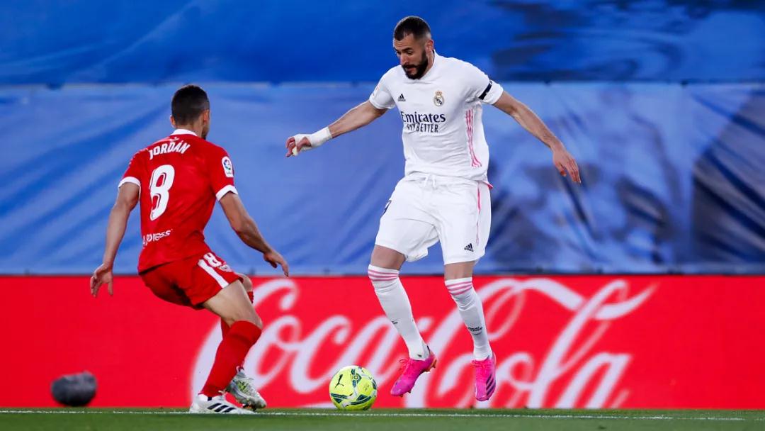 من بطل دوري أبطال أوروبا 2021؟